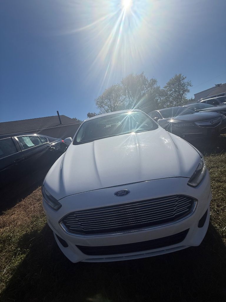 2013 Ford Fusion SE's photo